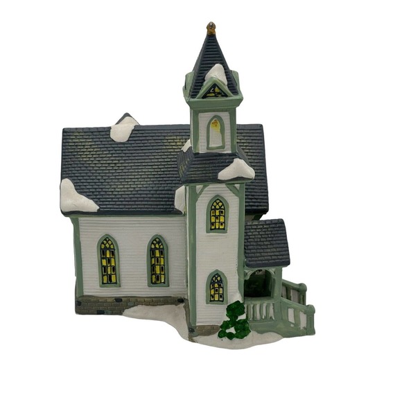 Santa's Workbench Cedar Valley Chapel Lighted Building Towne Series Christmas - Picture 9 of 11